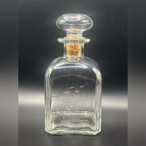 Vintage Elegant Clear Glass Decanter with Cork and glass stopper